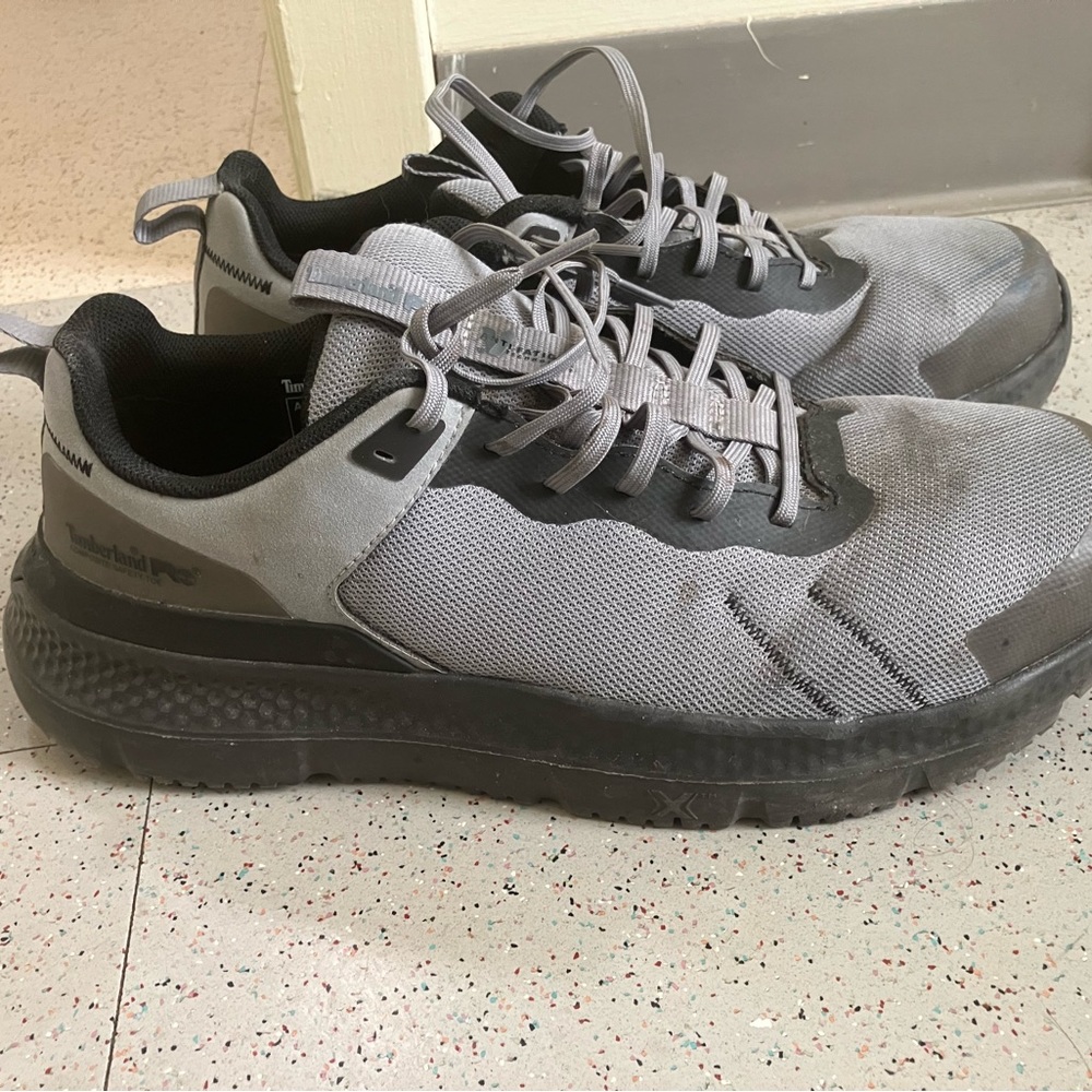 Men’s size 10 timberland low cut composite toe sneakers